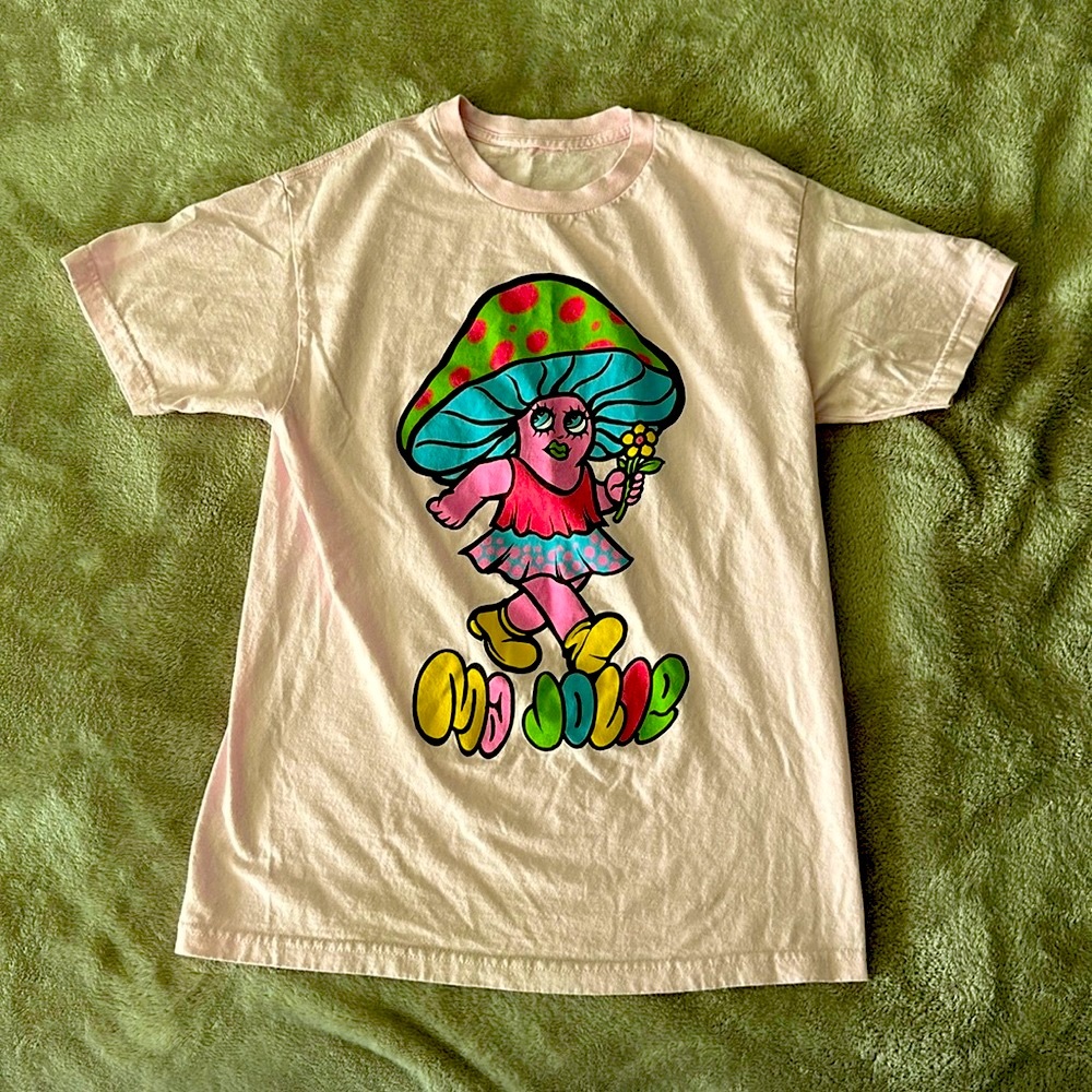 Pink Cotton graphic tee, like new, light use, pacsun